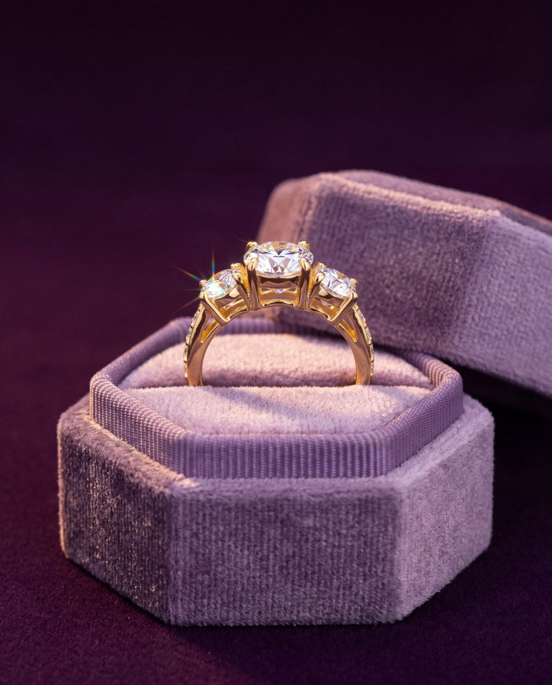 Starry pavé ring, 18k gold plated sterling silver, in a velvet box