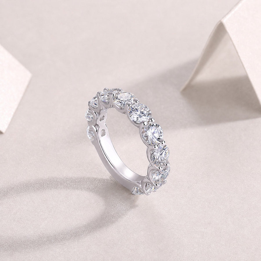 Shared-prong band, sterling silver